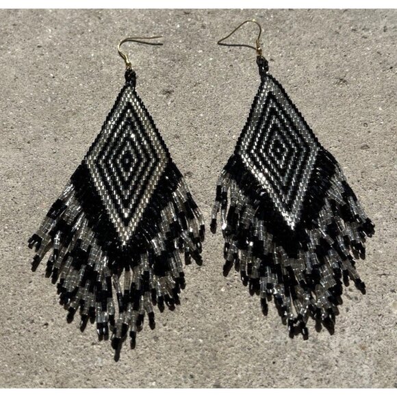 Vintage Long Black Clear Seed Bead Cluster Dangle Pierced Earrings Western 6” - Picture 13 of 13